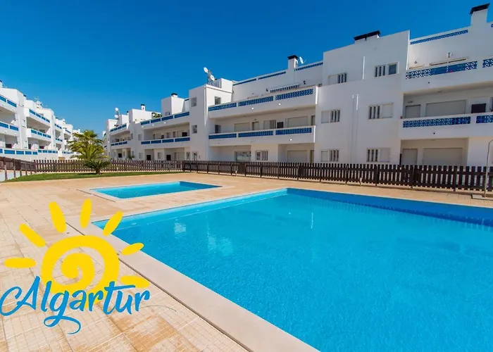 By Algartur - 5 Mins Downtown - Pool & Balcony Apartment *