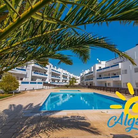 Santa Luzia Residence By Algartur - 5 Mins Downtown - Pool & Balcony Apartment *