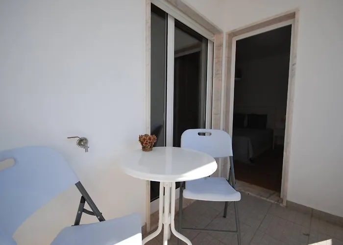 By Algartur - 5 Mins Downtown - Pool & Balcony *