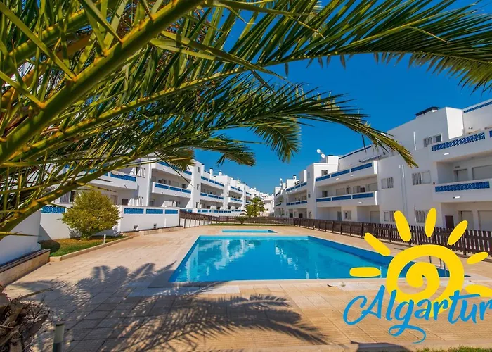 By Algartur - 5 Mins Downtown - Pool & Balcony Διαμέρισμα *