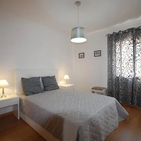 Apartment 2bdr - 5 Mins Downtown - Pool & Wi-fi Santa Luzia (Tavira)